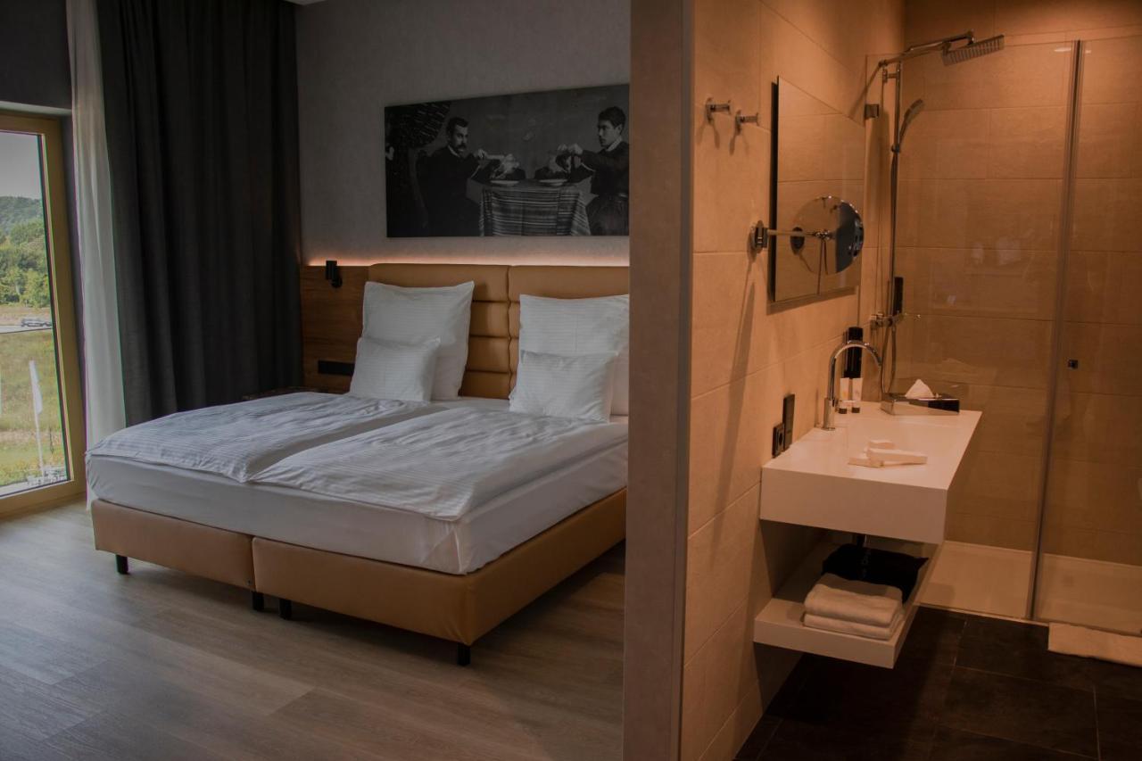 Mk Tirana 5* Tirana